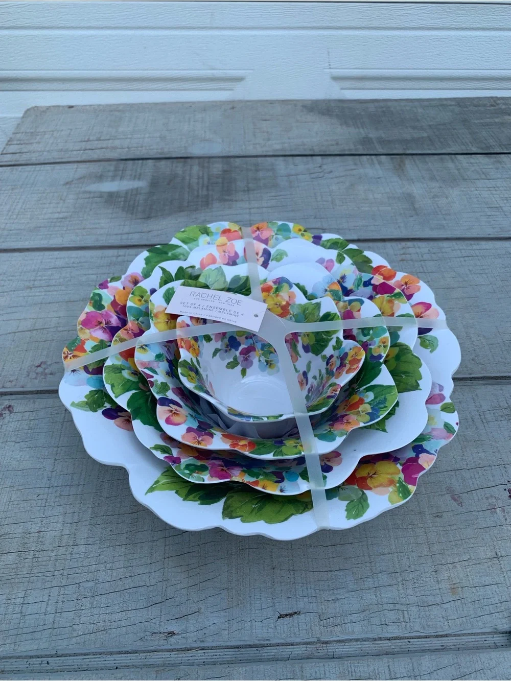 Rachel Zoe Pansy Melamine Serving Bowls Nesting Set of 4 Floral Flower Scalloped